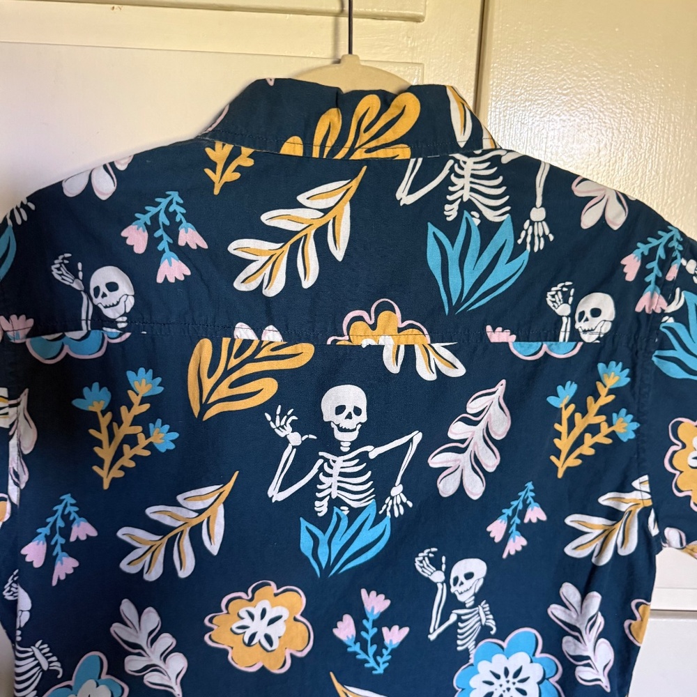 Reverse Threads Hawaiian Skeletons Button Shirt S… - image 8